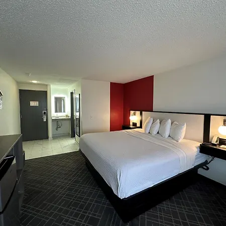 Ramada By Wyndham Waupaca-3