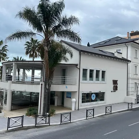 Hotel De La Plage-3