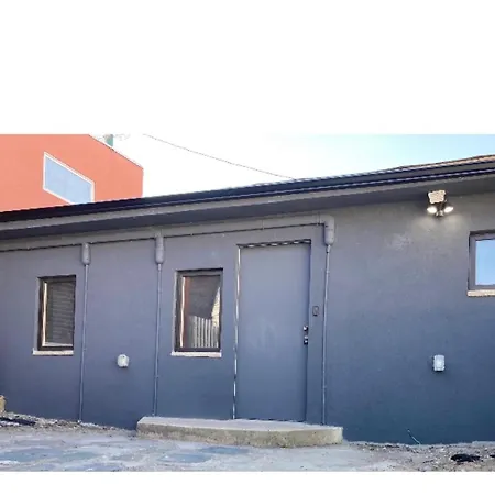 Modern Guesthouse Ironbound Newark With Kitchen-Fasttraintonyc-Onestoptoairport-3