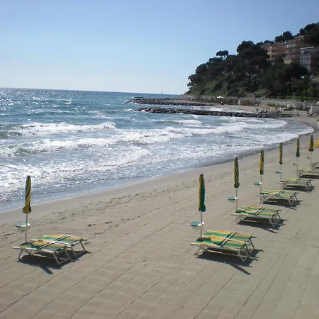 Hotel Mambo-2