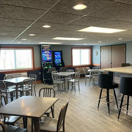 Americinn By Wyndham Manitowoc-2