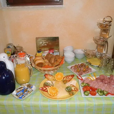 Hotel Pension zu Dresden Altpieschen-2