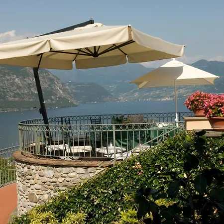 Romantik Hotel Relais Mirabella Iseo-3