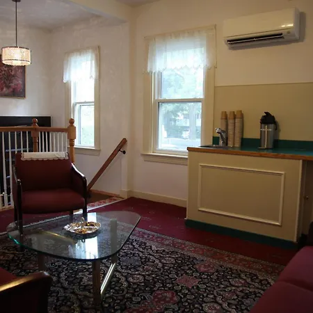 A Friendly Inn At Harvard-3