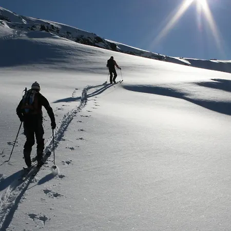 Albergo Alpenrose Ski&Bike Mountain Hotel-3