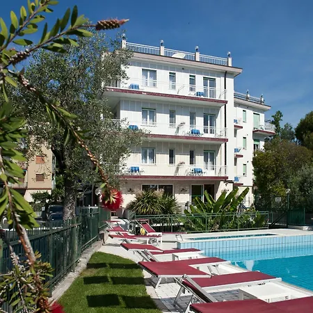 Hotel Garden-2