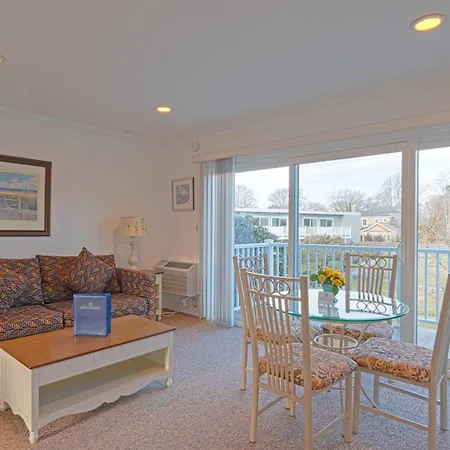 East Hampton House Resort-2