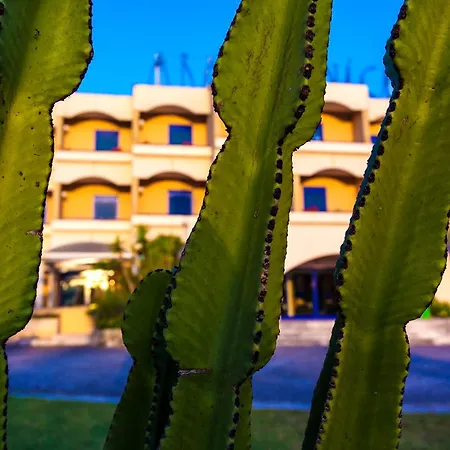 Araba Fenice Village-3