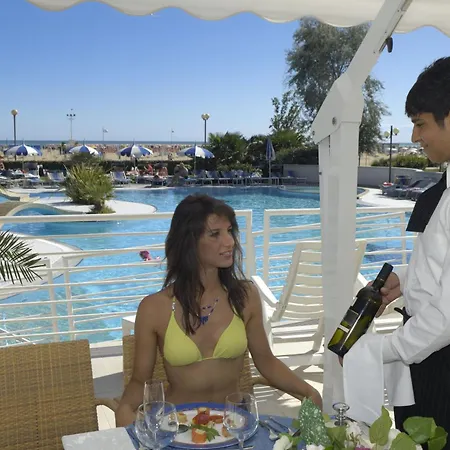 Majestic Beach Hotel&Wellness-3
