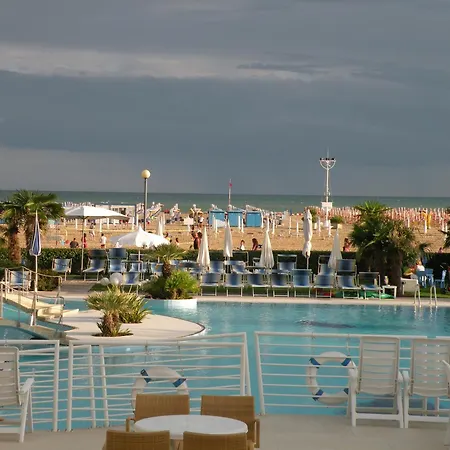 Majestic Beach Hotel&Wellness-2