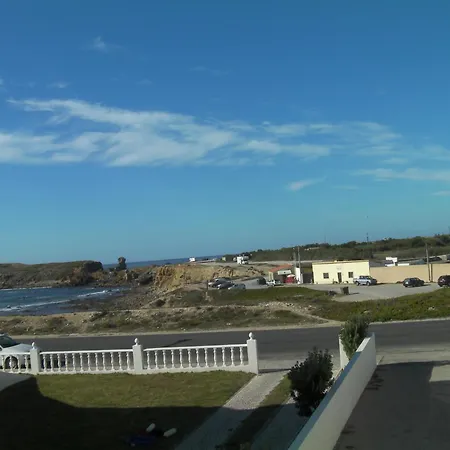 Peniche Surf Lodge 1-2