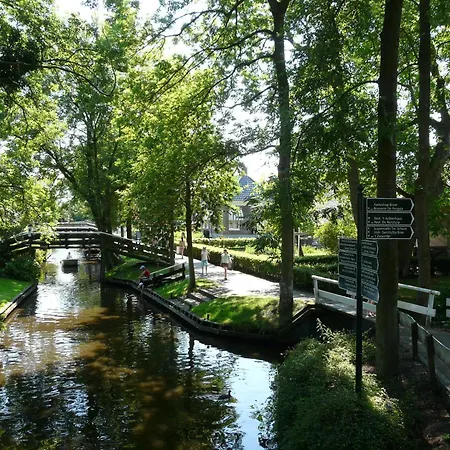 B&B De Galeriet Giethoorn-3