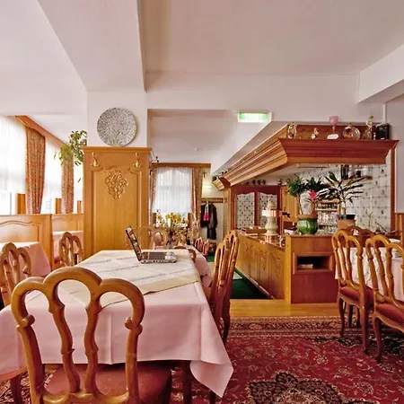 Burghotel-3