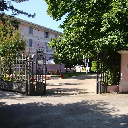 Hotel Gioia Garden-3