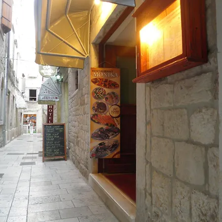 Hotel Monika-3