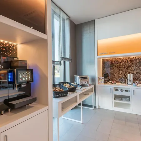 Hampton By Hilton Freiburg-3