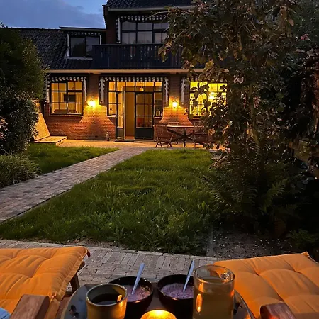 Luxury Home In Quiet Neighbourhood Near Beach-2