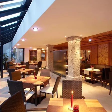 Hotel Schwarzer Adler-2