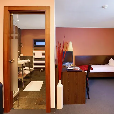 Josl Mountain Lounging Hotel - Adults Only!-3