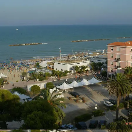 Hotel Rosa Meublé-3