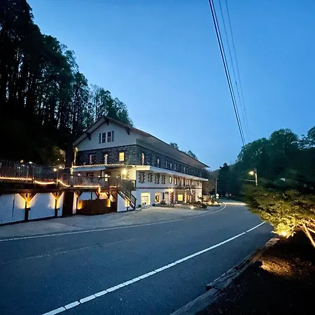 Skyline Village Inn-2