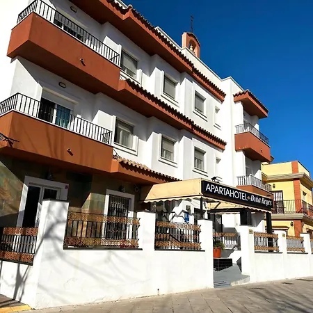 Apartahotel Dona Reyes-3