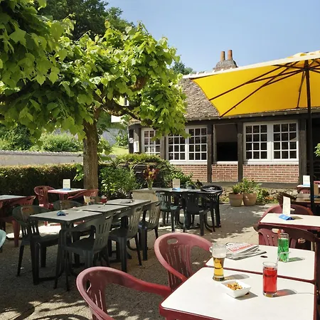 Hostellerie Du Chateau-3