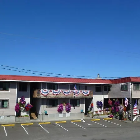 Tradewinds Motel-2