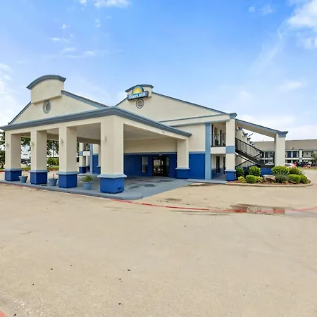Days Inn By Wyndham Mckinney-3