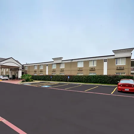 Super 8 By Wyndham Grand Prairie North-2