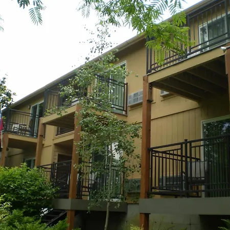 Lewis River Inn-2