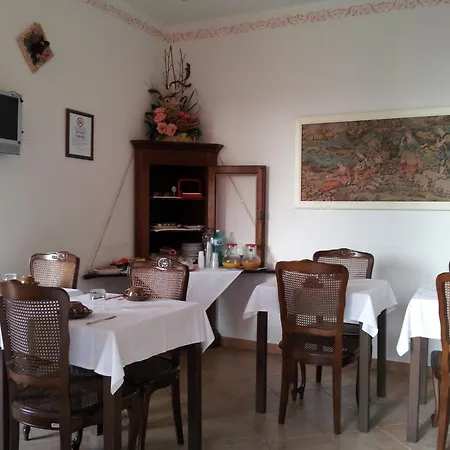 Luconi Affittacamere-3