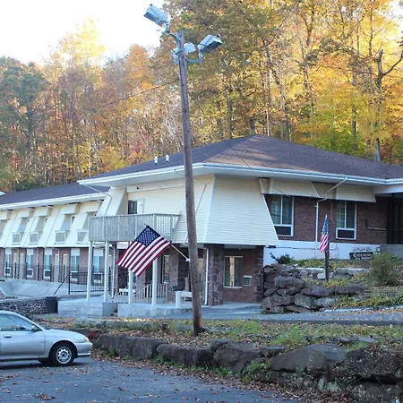 Passport Inn And Suites - Middletown-3