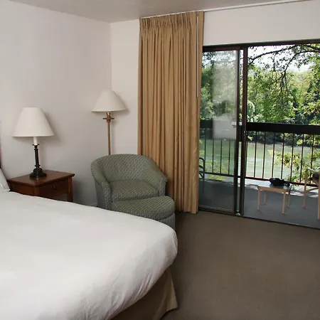 Riverside Inn-2