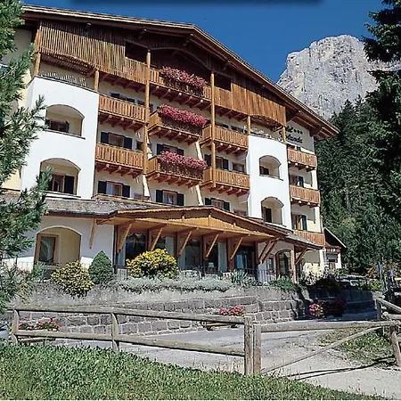 Hotel Jolanda-3