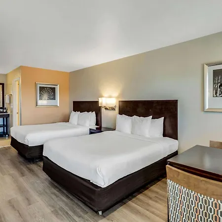 Comfort Inn Beach Boardwalk-3