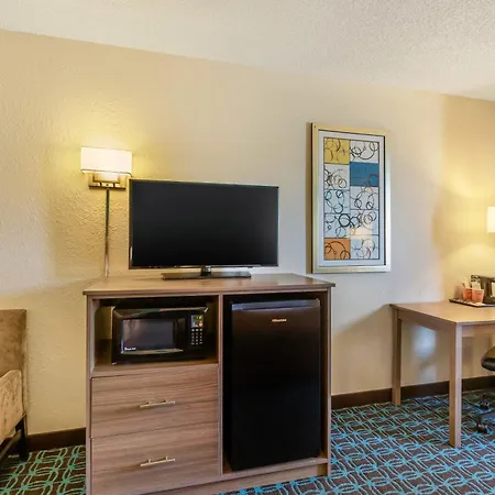 Quality Inn & Suites Sandusky-2