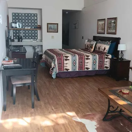 Katie'S Cozy Suites-3