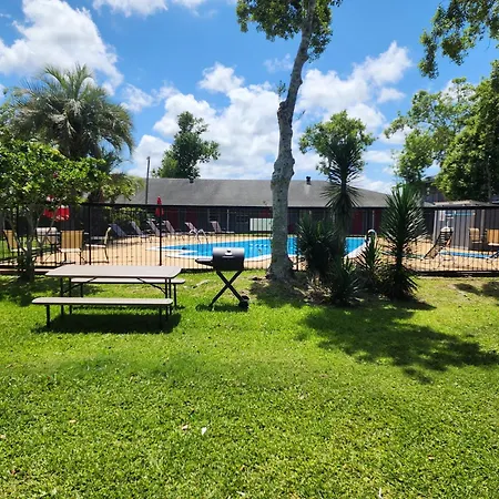 Red Carpet Inn - Houma-3