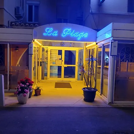 Hotel De La Plage-2