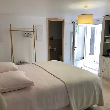 Tres Belle Chambre D'Hote A La Chapelle Sainte Anne-3