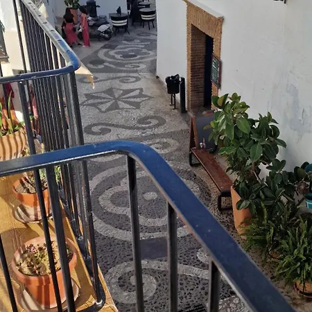 LA CASA DE ABUELA Habitaciones con baño compartido en el casco histórico de Frigiliana sólo adultos-2