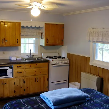 Edgewater Inn & Cottages-2