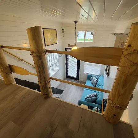 Tiny Digs Lakeshore - Tiny House Lodging-3