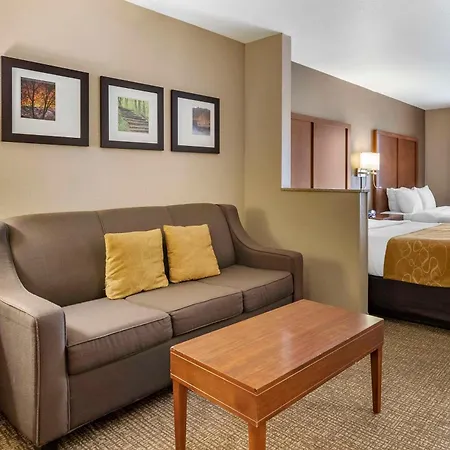 Comfort Suites Coralville I-80-2