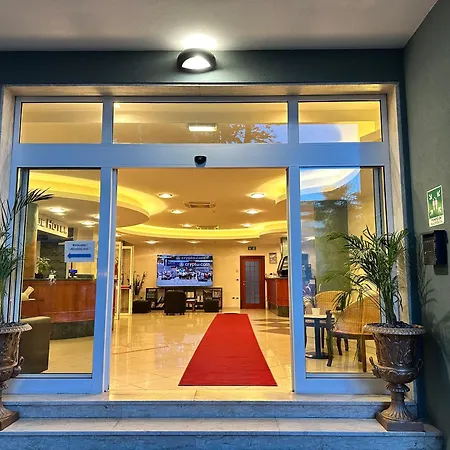 Blue Hotel-2