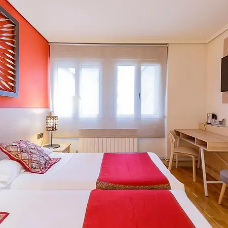 Hostal Rodas Pamplona-3