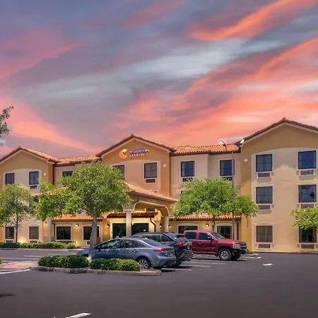 Comfort Inn & Suites Northeast - Gateway-2