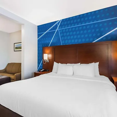 Comfort Suites Omaha East-Council Bluffs-3