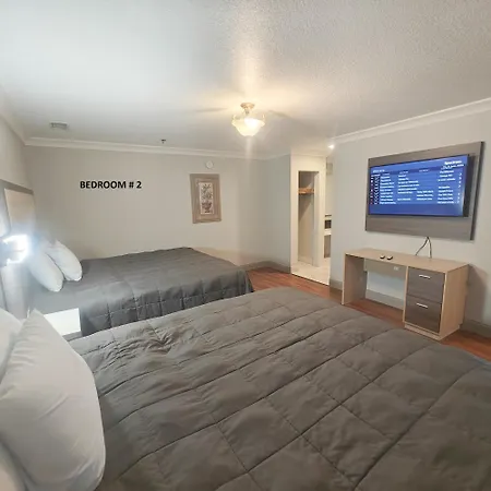 Mountain Vista Inn & Suites - Walking Distance To The Island-3